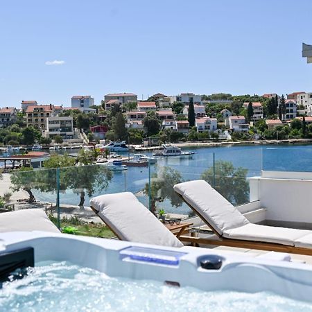 Villa Rozana - Beachfront Wellness Retreat Seget Vranjica Exterior foto