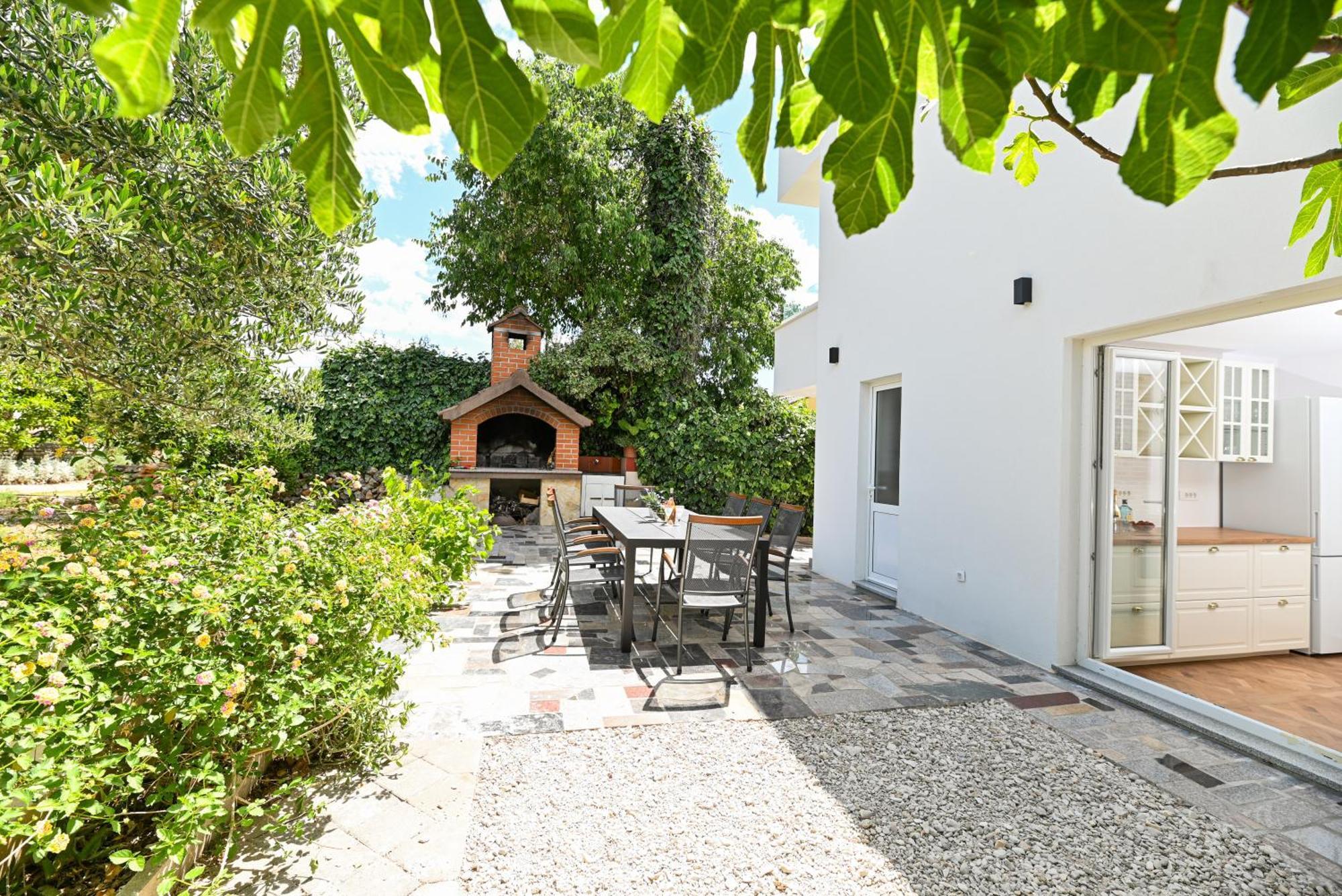 Villa Rozana - Beachfront Wellness Retreat Seget Vranjica Exterior foto