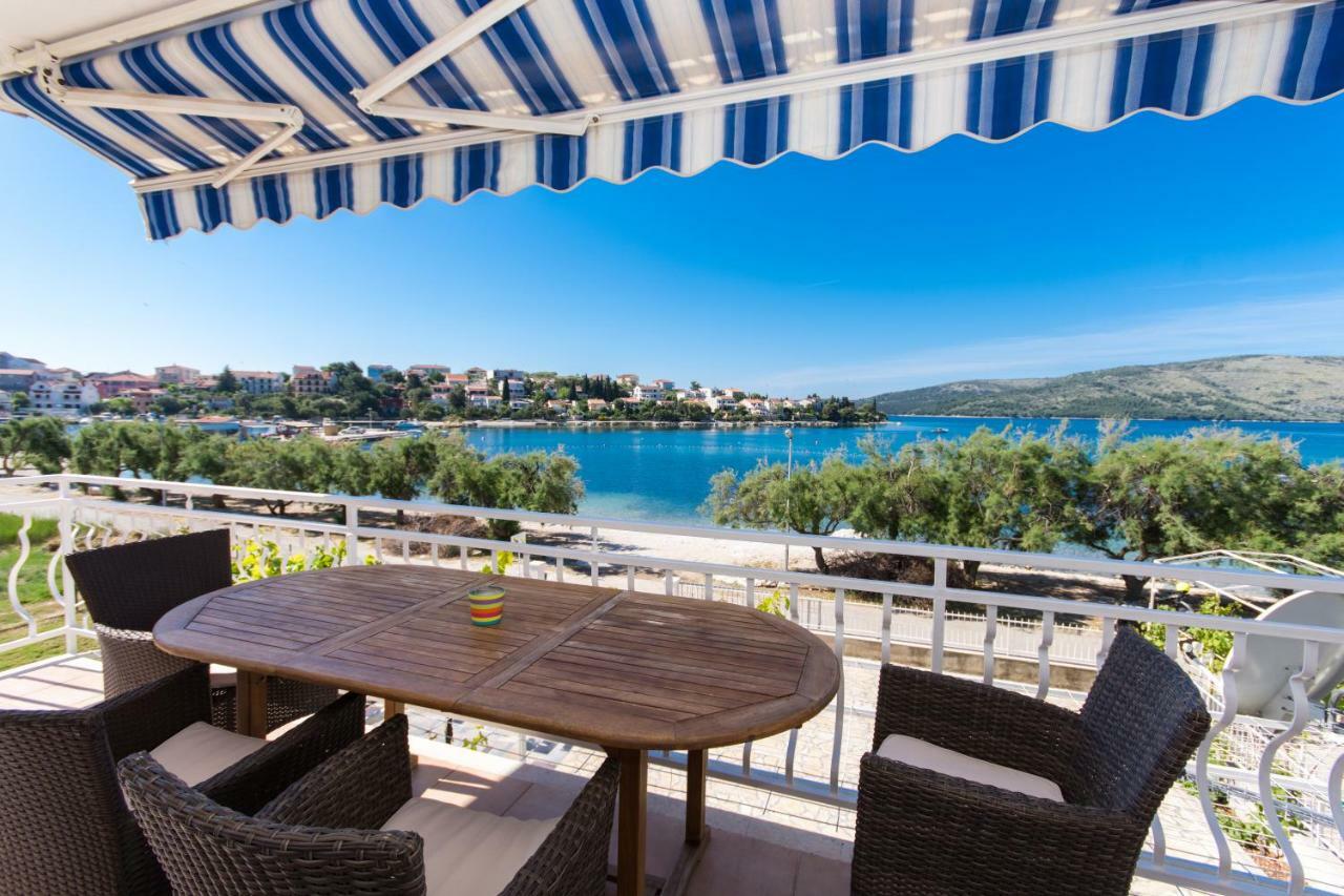 Villa Rozana - Beachfront Wellness Retreat Seget Vranjica Zimmer foto