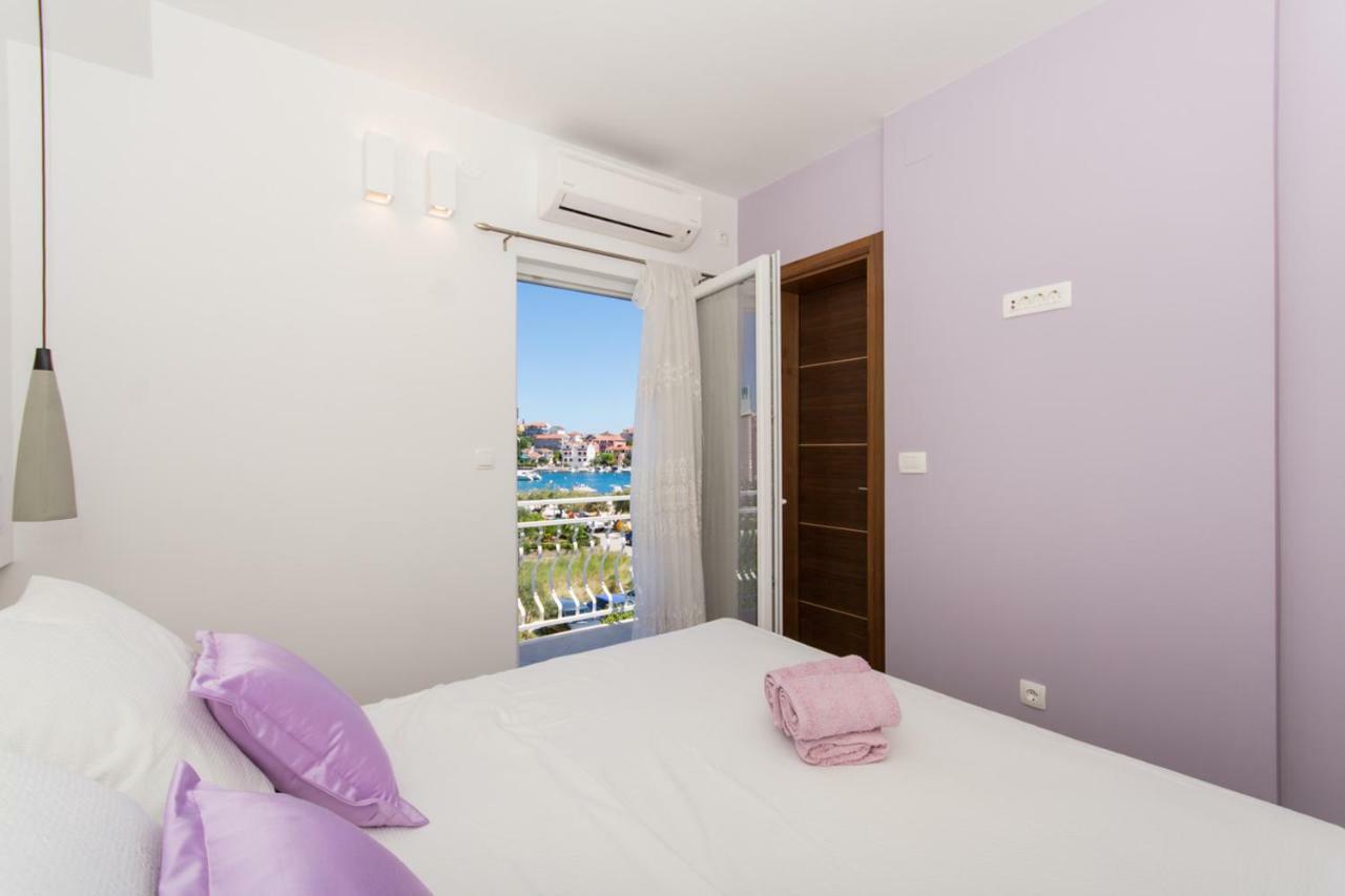Villa Rozana - Beachfront Wellness Retreat Seget Vranjica Exterior foto